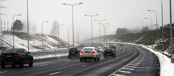 Первые автомобили начали движение на новом участке объездной дороги - Sputnik Литва