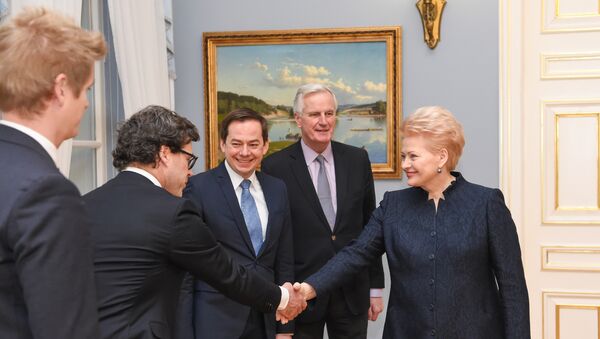 Даля Грибаускайте встретилась с переговорщиком Евросоюза по Brexit Мишелем Барнье - Sputnik Литва