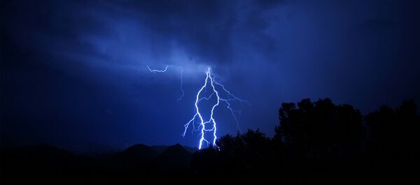 Молния Молния - Sputnik Lietuva