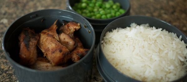 Еда в раздельных контейнерах Еда в раздельных контейнерах - Sputnik Lietuva