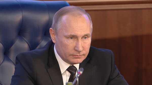 Путин отметил, что Россия сильнее любого агрессора и призвал не расслабляться - Sputnik Литва