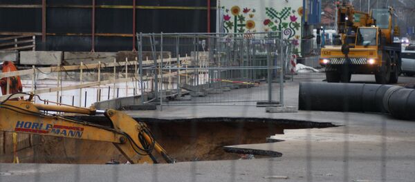 Провал на улице Упес - Sputnik Литва