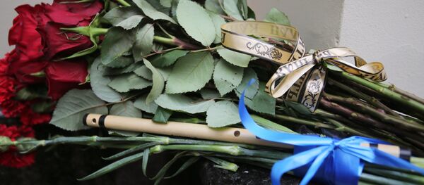 Цветы в память о погибших в крушении самолета Ту-154 Минобороны РФ - Sputnik Литва