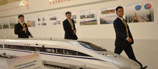 Модель китайского высокоскоростного поезда Модель китайского высокоскоростного поезда - Sputnik Литва