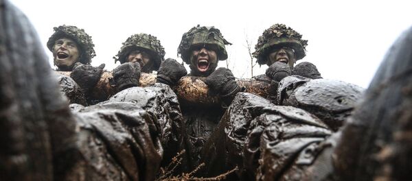 Учение Крещение волчат – 2016 для военнослужащих механизированного пехотного батальона имени Вайдотаса Учение Крещение волчат – 2016 для военнослужащих механизированного пехотного батальона имени Вайдотаса - Sputnik Lietuva
