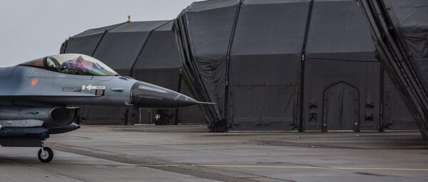 Истребители F-16 Fighting Falcon Нидерландских воздушных сил - Sputnik Литва