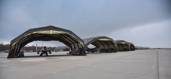 Истребители F-16 Fighting Falcon Нидерландских воздушных сил Истребители F-16 Fighting Falcon Нидерландских воздушных сил - Sputnik Lietuva