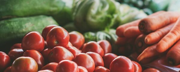 Овощи на рынке, архивное фото - Sputnik Литва