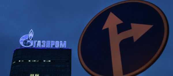Логотип компании Газпром на административном здании в Москве - Sputnik Литва