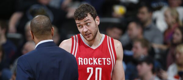 Литовский форвард Донатас Мотеюнас Литовский форвард Донатас Мотеюнас - Sputnik Литва