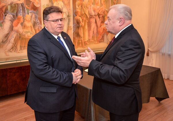 Линас Линкявичюс и посол РФ в Литве Удальцов Линас Линкявичюс и посол РФ в Литве Удальцов - Sputnik Литва