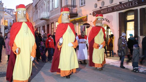 Три Короля идут по улице Аушрос Вартаи - Sputnik Lietuva