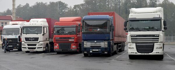 Фуры на границе Фуры на границе - Sputnik Литва