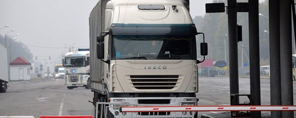 Фуры на границе Фуры на границе - Sputnik Литва