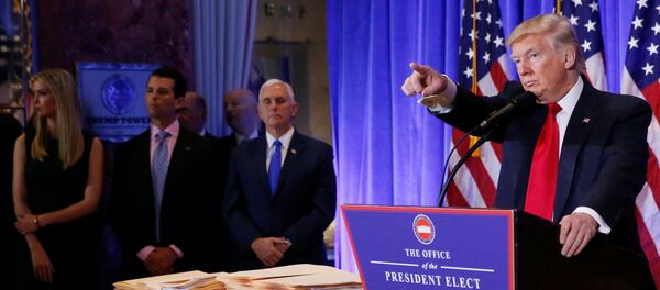 Избранный президент США Дональд Трамп во время первой официальной пресс-конференции в Нью-Йорке Избранный президент США Дональд Трамп во время первой официальной пресс-конференции в Нью-Йорке - Sputnik Lietuva