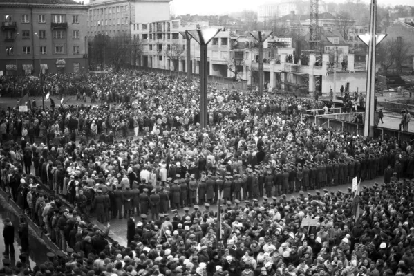Митинг у Верховного Совета Литвы Митинг у Верховного Совета Литвы - Sputnik Lietuva