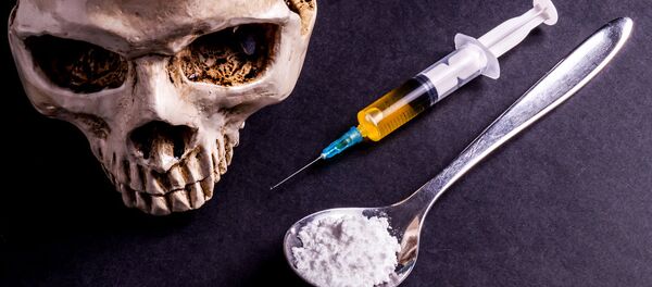 Череп и наркотики - Sputnik Литва