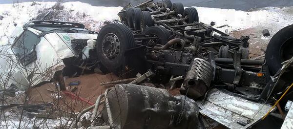 Из-за аварии возле реки Мяркис в окружающую среду попало дизельное топливо - Sputnik Литва