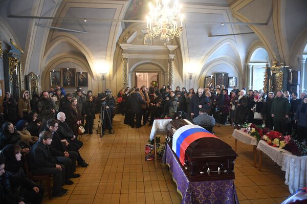 Прощание с погибшими при крушении самолета Ту-154 Прощание с погибшими при крушении самолета Ту-154 - Sputnik Литва