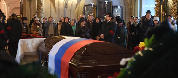 Прощание с погибшими при крушении самолета Ту-154 Прощание с погибшими при крушении самолета Ту-154 - Sputnik Литва