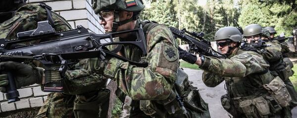 Военнослужащие Добровольных сил охраны края Военнослужащие Добровольных сил охраны края - Sputnik Lietuva
