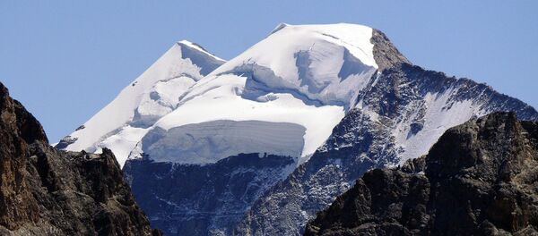 Снежный покров на горе Снежный покров на горе - Sputnik Литва