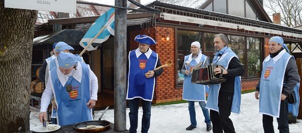 Паланга готовится к празднику Палангский стенок Паланга готовится к празднику Палангский стенок - Sputnik Lietuva