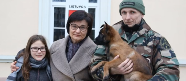 Проживающая в Нидерландах литовка подарила пограничникам овчарку Проживающая в Нидерландах литовка подарила пограничникам овчарку - Sputnik Lietuva