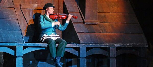 Spektaklis Smuikininkas ant stogo Spektaklis Smuikininkas ant stogo - Sputnik Lietuva