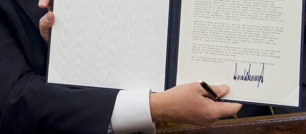 Доанальд Трамп подписал документ о выходе США из ТТП - Sputnik Литва
