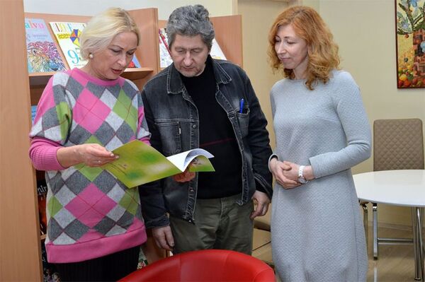Полиция и ученики школы искусств подготовили книжку Хорошо быть в безопасности Полиция и ученики школы искусств подготовили книжку Хорошо быть в безопасности - Sputnik Lietuva