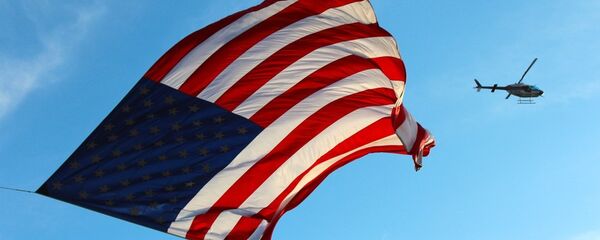 Флаг США и вертолет Флаг США и вертолет - Sputnik Литва