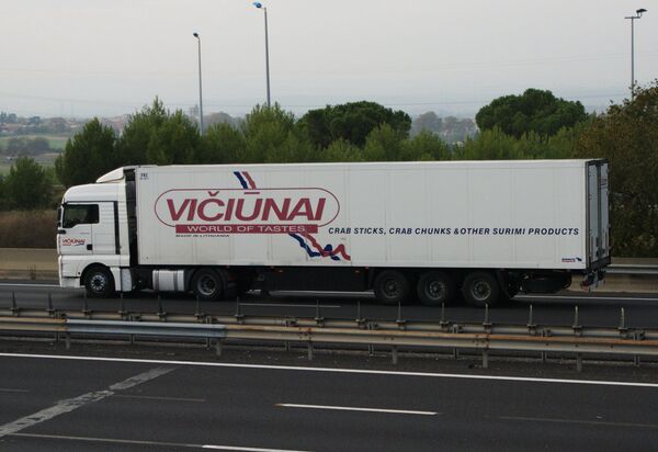 Фура с товарами компании Vičiūnai Group - Sputnik Литва