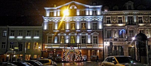 Подсвеченный фасад гостиницы Нарутис - Sputnik Lietuva