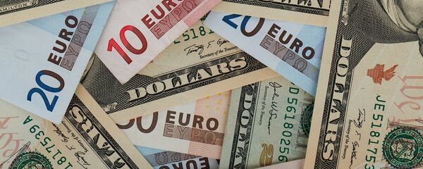 Евро и доллары - Sputnik Литва
