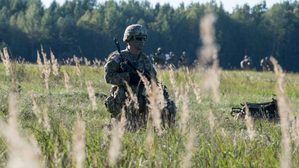 Воздушный десант США участвует в военных учениях в Литве - Sputnik Литва