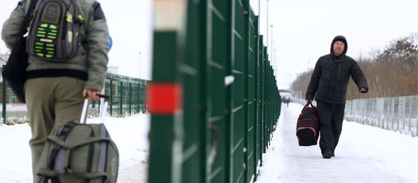 Пункт пропуска Нехотеевка на российско-украинской границе в Белгородской области Пункт пропуска Нехотеевка на российско-украинской границе в Белгородской области - Sputnik Lietuva