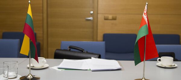 Флаг Литвы и Белоруссии, архивное фото - Sputnik Литва