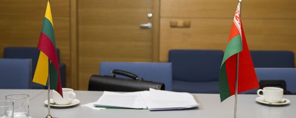 Lietuvos ir Baltarusijos vėliavėlės Lietuvos ir Baltarusijos vėliavėlės - Sputnik Lietuva