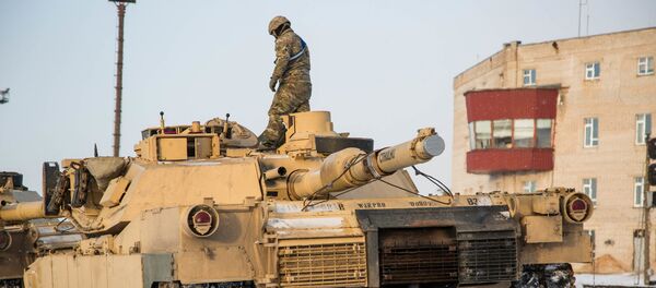 Американский танк на учениях в Эстонии - Sputnik Литва