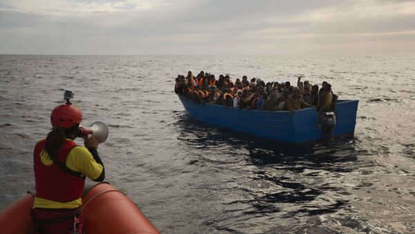 Мигранты из Ливии пытаются доплыть до Европы - Sputnik Литва