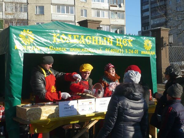 Колбасы были изготовлены по русским, белорусским, украинским, ирландским и индийским рецептам - Sputnik Литва