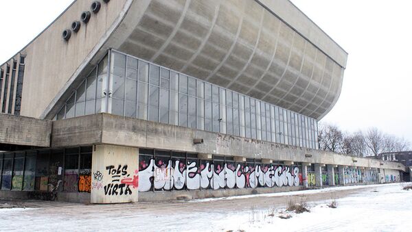 Заброшенное здание Дворца спорта в Вильнюсе стало любимым место граффитистов, архивное фото - Sputnik Литва