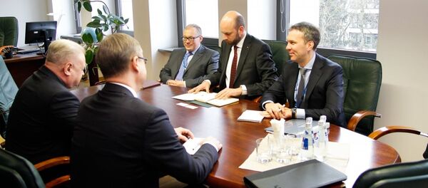 Встреча вице-министра иностранных дел Литвы Дарюса Скусявичюса и посла РФ Александра Удальцова - Sputnik Литва