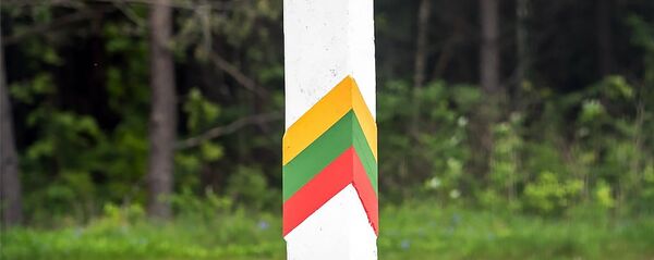 Пограничный столб на границе между Литвы и Белоруссией, архивное фото - Sputnik Литва