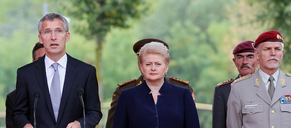 Йенс Столнберг, Даля Грибаускайте и Петр Павел - Sputnik Литва