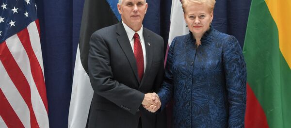 Даля Грибаускайте и Майк Пенс в Мюнхене - Sputnik Литва