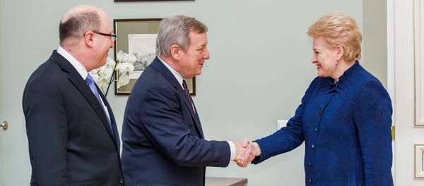 Даля Грибаускайте встретилась с сенатором США Ричардом Дурбином Даля Грибаускайте встретилась с сенатором США Ричардом Дурбином - Sputnik Lietuva