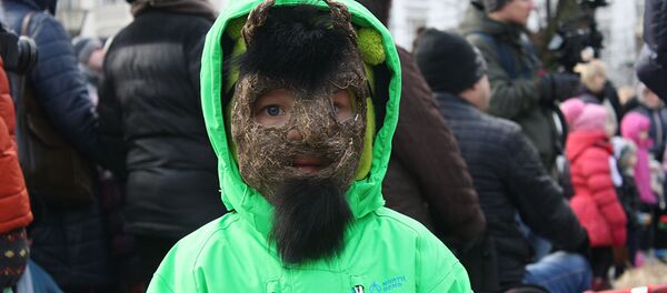 Юный литовец в маске Юный литовец в маске - Sputnik Lietuva