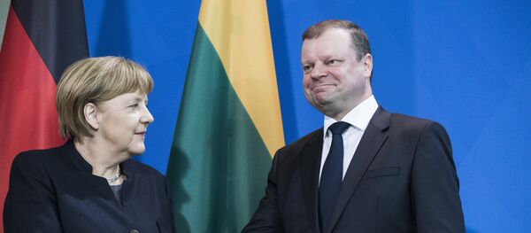 Канцлер Германии Ангела Меркель на на совместной пресс-конференции с Саулюсом Сквернялисом - Sputnik Lietuva